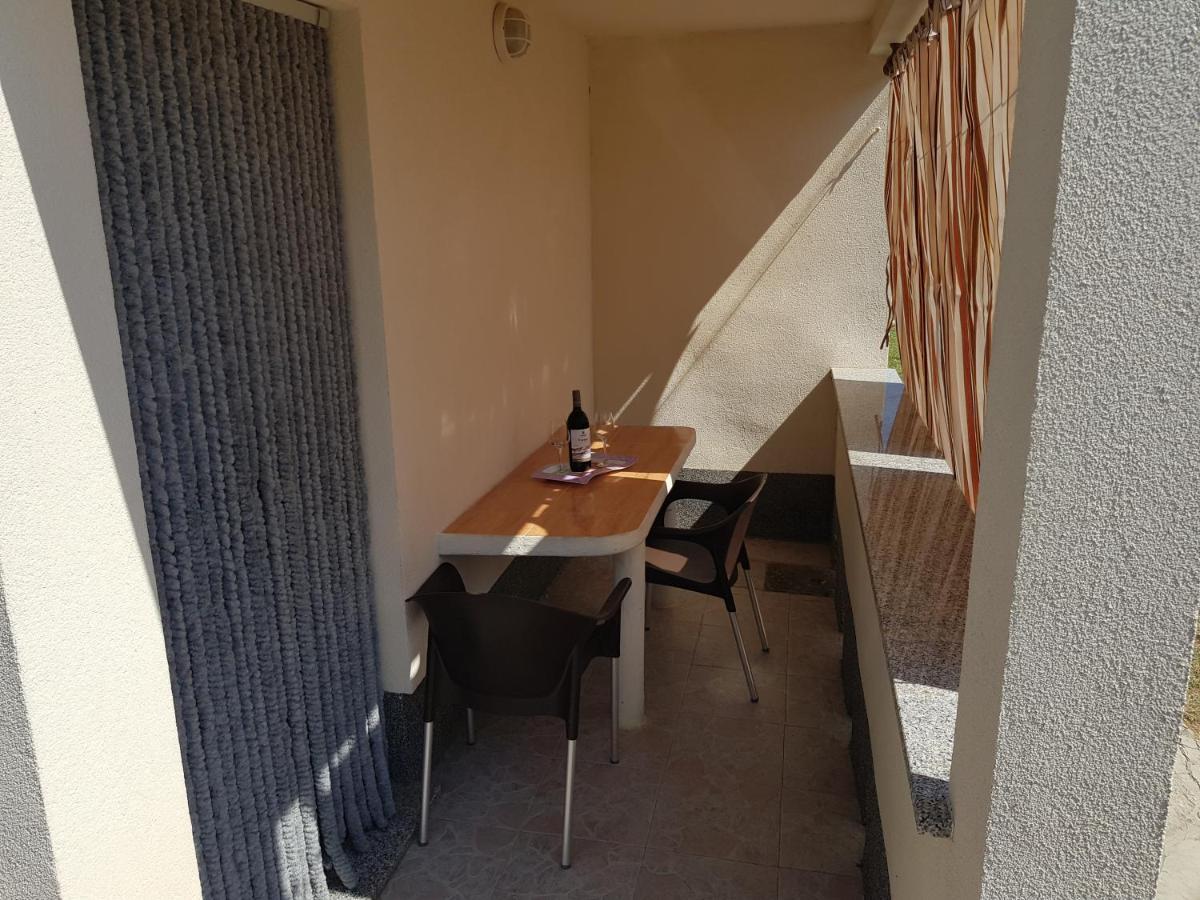 Apartments Nikol Lopar Zewnętrze zdjęcie